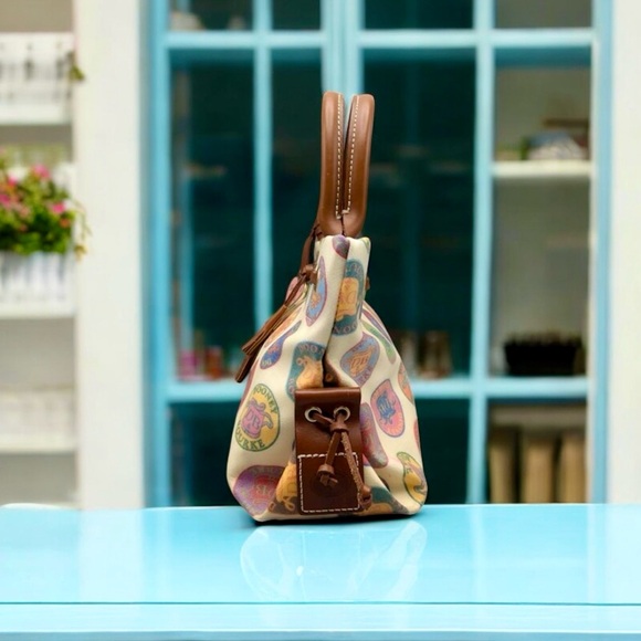 Dooney & Bourke Medallion Print Coated Canvas Satchel – Y2K Collector’s Gem - Picture 4 of 5